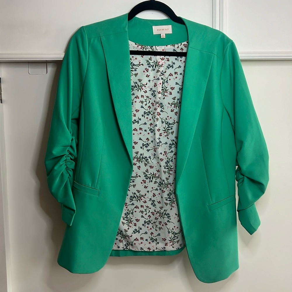 Green Blazer “Skies Are Blue” -stitch fix